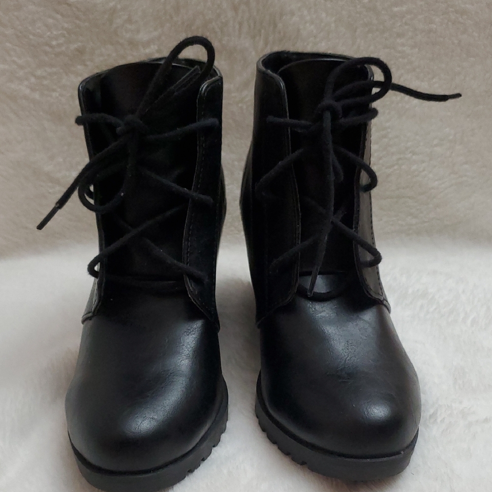 Soda Kids Black Ankle Boots